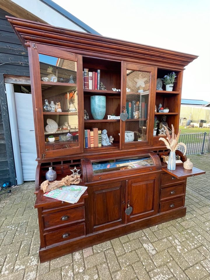 APOTHEKENSCHRANK  VITRINEN- BUFFETSCHRANK AUS MASSIVEN TEAK HOLZ in Kranenburg