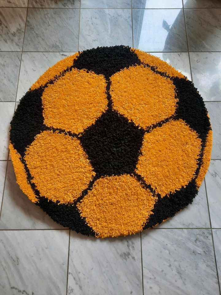 Teppich „Fußball“, rund, ca. 100cm in Ronnenberg