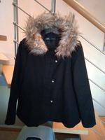 Winterjacke von ZARA Jacke schwarz mit Kapuze mit Kunstfell Gr. L Bayern - Vaterstetten Vorschau