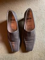 Braune Damenschuhe mit kleinem Absatz, Größe 40 Nordrhein-Westfalen - Hilden Vorschau
