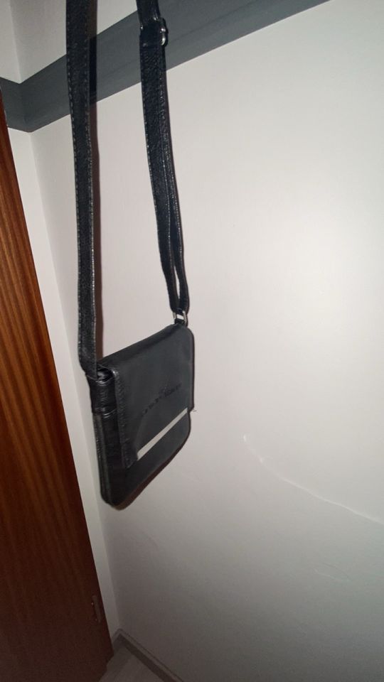 Umhang Tasche Giorgio Armani in Bielefeld