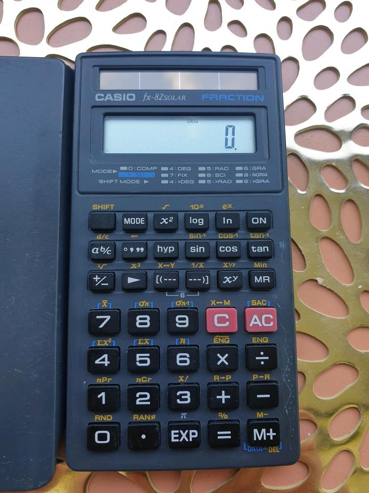 Retro Casio Taschenrechner in Markkleeberg