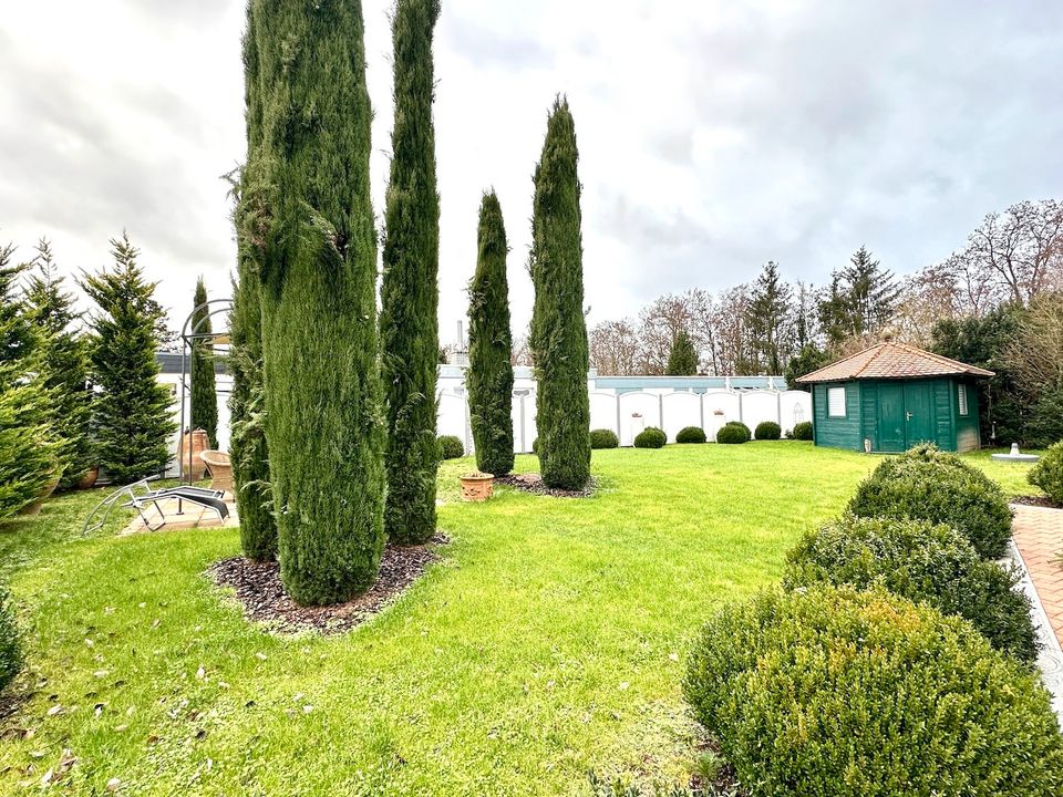 Exquisites Einfamilienhaus in Top-Zustand mit traumhaftem Garten in bevorzugterLage in Saarlouis