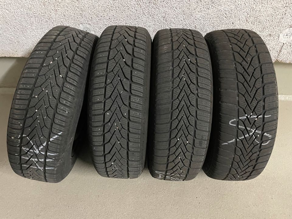 4 Stahlfelgen mit Winterreifen 185 / 65 R15 T in München