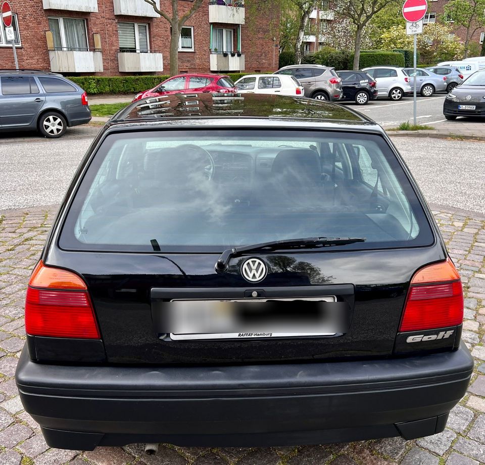 Volkswagen Golf III 1.6 Rentner Fahrzeug (Oldtimer) in Hamburg
