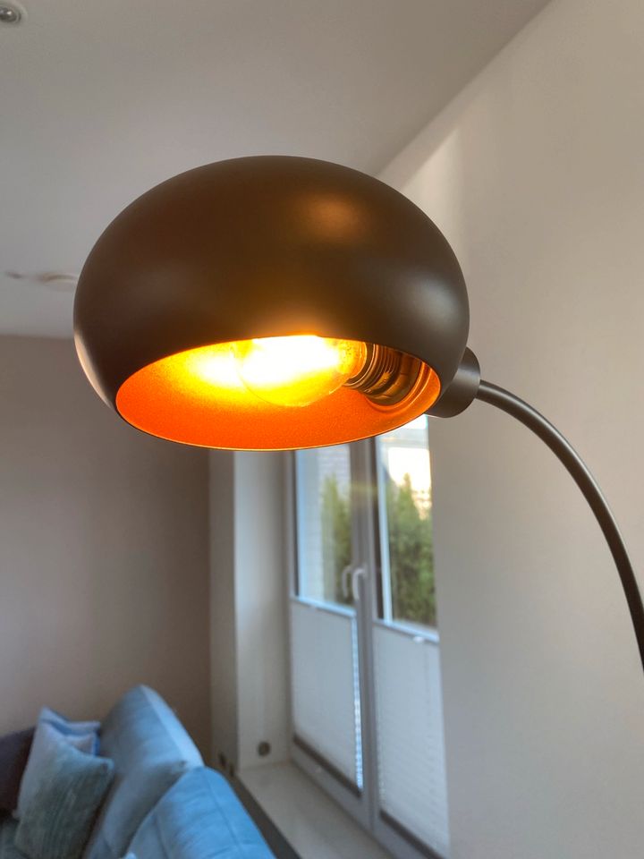 Stehlampe, neuwertig in Fahrdorf