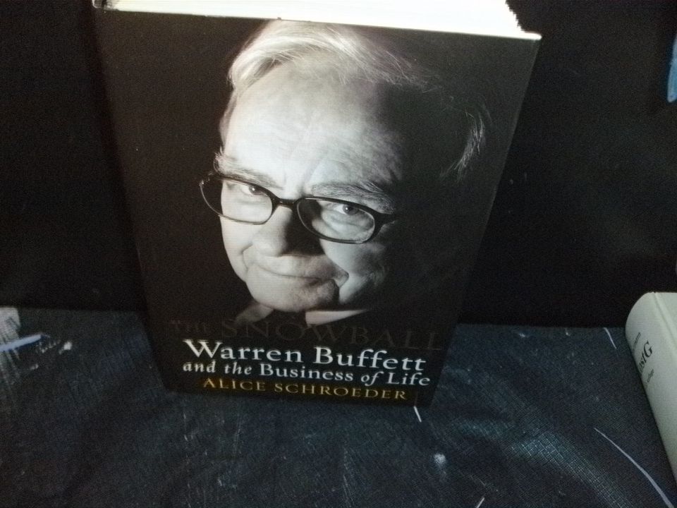 The Snowball. Warren Buffett and the Business of Life in Hamburg