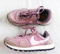 Fliederfarbene Turnschuhe, Damen von Nike Air, Gr. 38,5, sehr gut Hessen - Idstein Vorschau