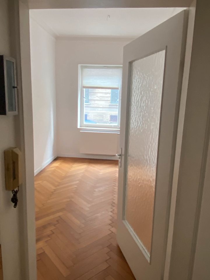 3 Zi Altbau Wohnung, Hochparterre ,kernsaniert in Stuttgart