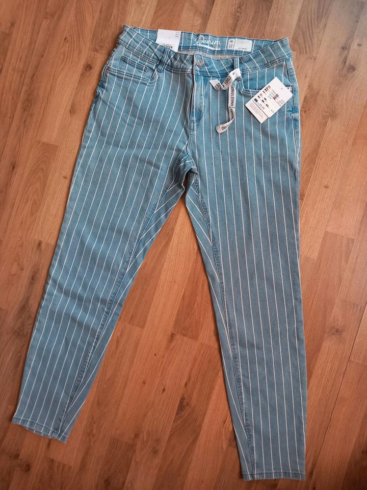 Jeans mit Streifen Gr. 42 in Bötersen