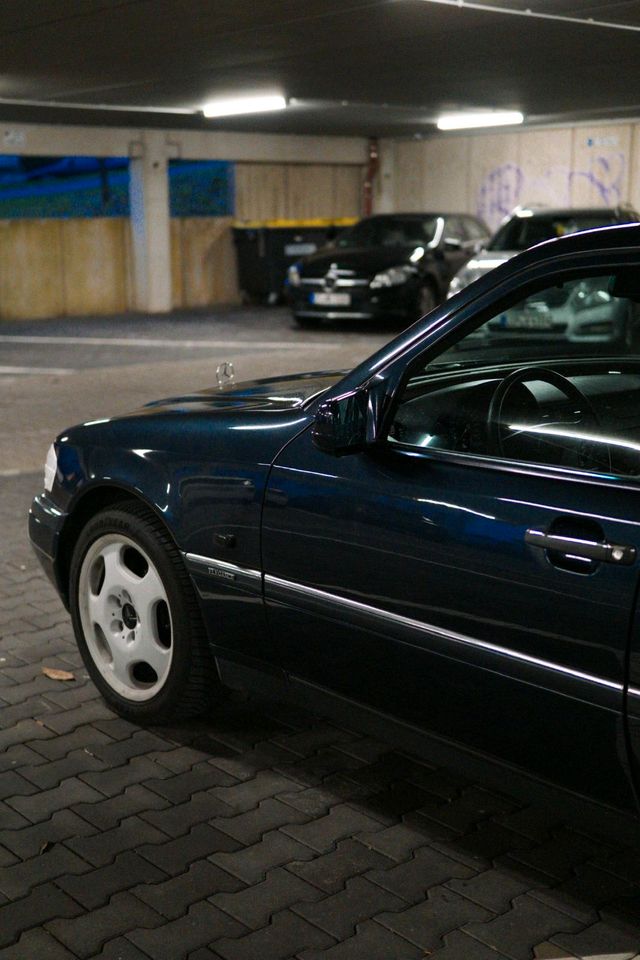 Mercedes W202 280 5 Gang Automatik Elegance in Bielefeld