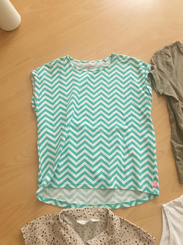 8 T-shirts Tops H&M 146 152 in Arnstorf