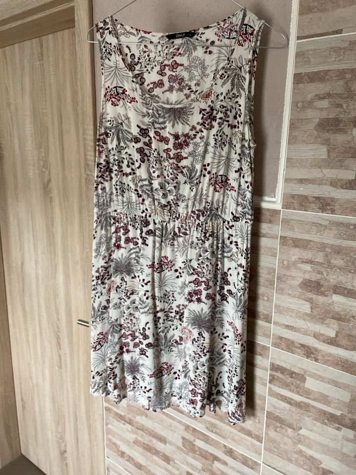 Only Sommerkleid Viskose Größe 38/M in Rommersheim