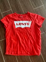 Rotes Levi‘s Tshirt Gr. L Bayern - Aschau im Chiemgau Vorschau