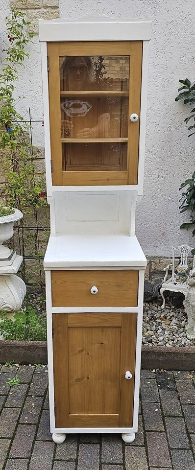 Antike Kommode Vitrine Nachttisch shabby weiß vintage Möbel in Römerberg