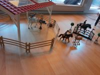 Schleich Horse Club 42389 Reitschule mit Reiterinnen und Pferden Hessen - Hanau Vorschau