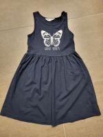Kleid H&M dunkelblau mit Schmetterling Größe 122/128 Rheinland-Pfalz - Neidenbach Vorschau