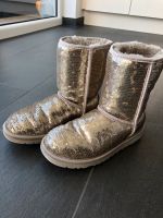 Ugg Winterschuhe mit Pailletten Baden-Württemberg - Bondorf Vorschau