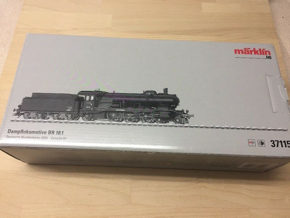 Märklin 37115 Dampflokomotive BR 18.1 DB Epoche III in Düsseldorf