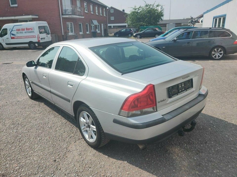 Schlachtfest Volvo S60 Silber 42600 B5244S2 Motor Schaltgetriebe in Gronau (Westfalen)