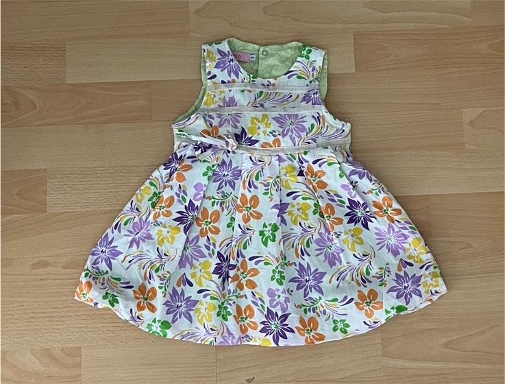 Mädchen Kleid Blumen 3 Jahren in Mühldorf a.Inn