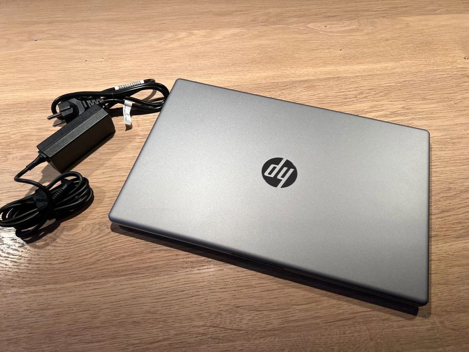 Notebook HP 250 G10 - 15,6" FHD IPS i5-1335U 16GB/512GB SSD nOS in Essen