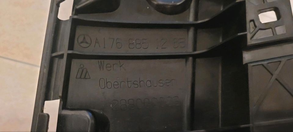 Original Mercedes-Benz A Klasse W176 Grundträger Grill Logo in Donauwörth