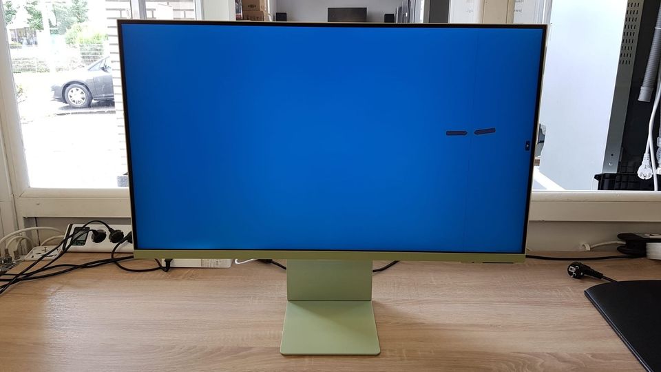 Samsung LS32BM801UUXEN Smart Monitor 32 Zoll 4K Smart-TV Webcam in Düsseldorf