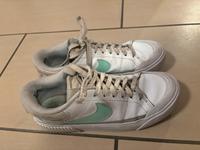 Nike Sneaker Größe 38 Nordrhein-Westfalen - Bad Salzuflen Vorschau