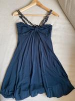 Cocktailkleid von Guess in Größe S dunkelblau Düsseldorf - Pempelfort Vorschau