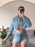 Verkürzte Jeansjacke mit Strasssteinen Köln - Lindenthal Vorschau