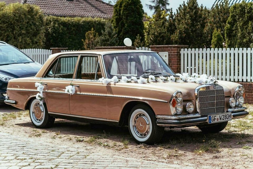 Oldtimer mieten, Hochzeitsauto, Oldtimervermietung in BERLIN in Berlin