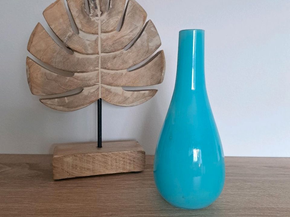 Hellblaue Vase in Herrsching