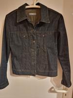 Esprit Jeansjacke Damen Gr. S mit abnehmbaren Kunstfellkragen Hessen - Maintal Vorschau