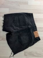 2x Jeans H&M neuwertige Shorts Anthrazit und Stone washed Gr.40 Niedersachsen - Braunschweig Vorschau