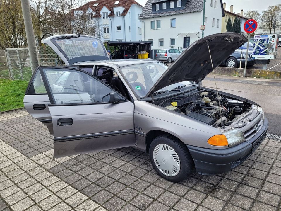 Opel Astra F 1,8 i CD - Automatik - H Kennzeichen in Winnenden