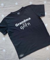 Mini Gothics „Grandma is a Goth“ Shirt Gr. 116 Wuppertal - Cronenberg Vorschau