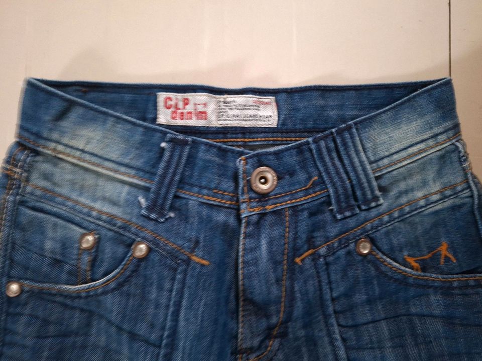 Kurze Jeans von CLP denim Gr. 152 in Bochum