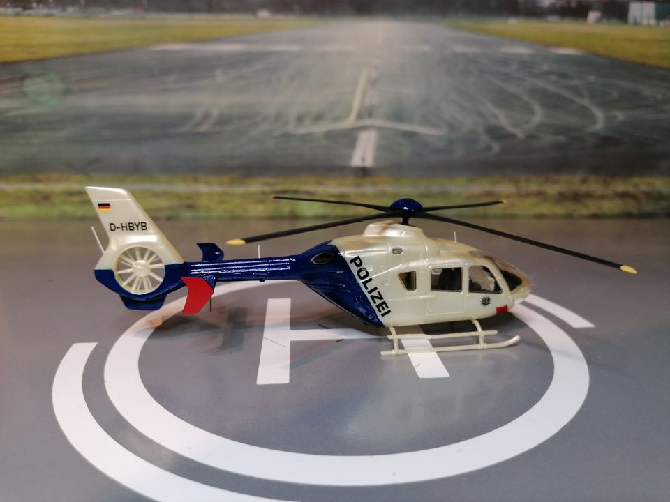 Roco Miniatur 4005 Polizei EC135 Edelweiß D-HBYB PHuStBy H0 1:87 in Bamberg