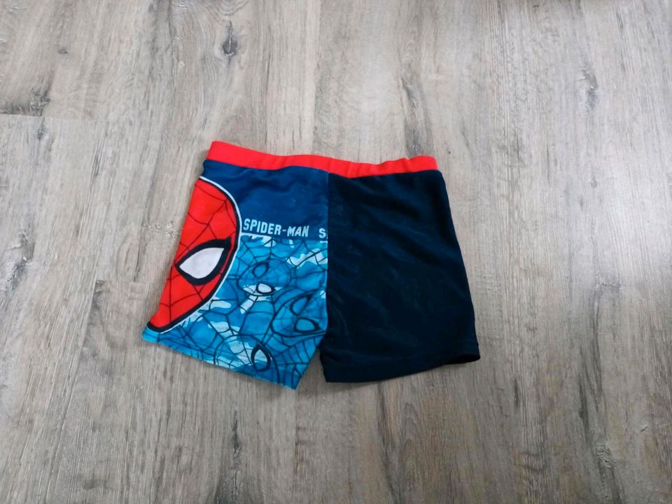 Spiderman Badehose 116 in Flensburg