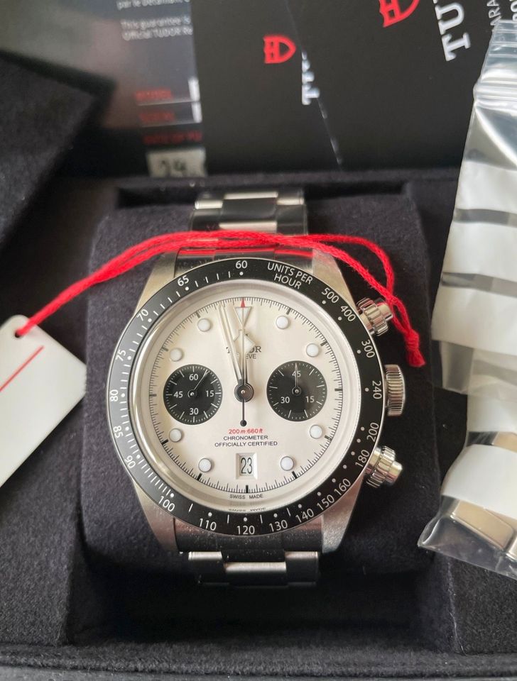 Tudor Black Bay Chrono Panda in Siegenburg