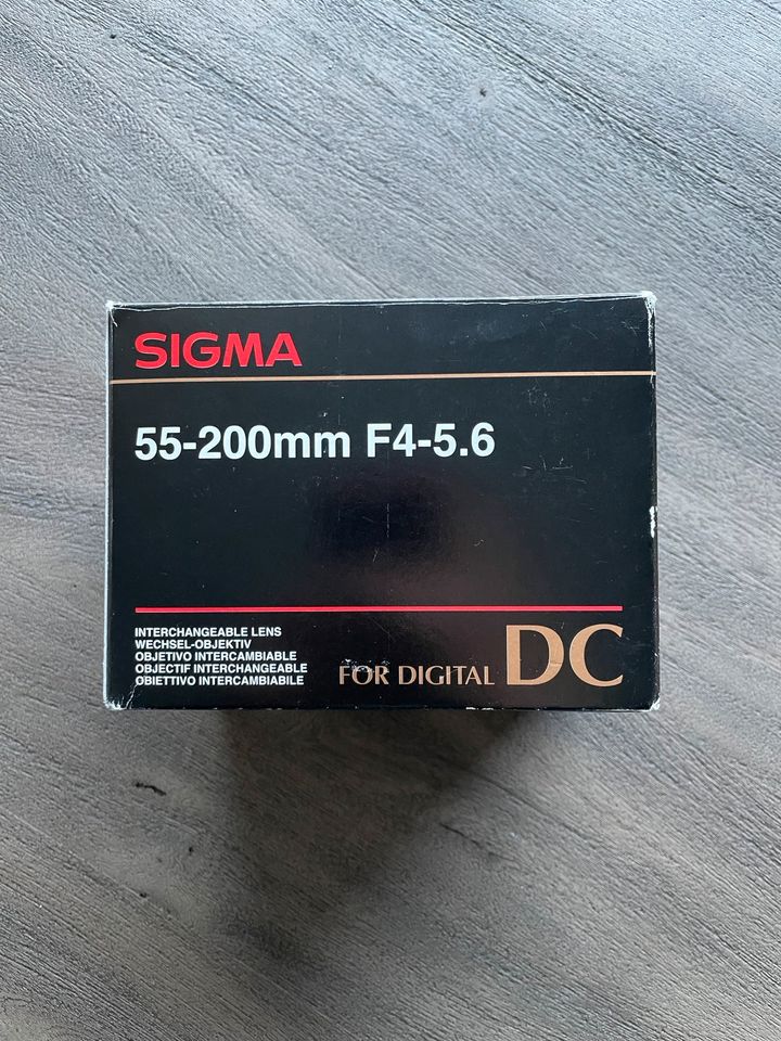 Sigma 55-200 F4-5,6 für Canon Spiegelreflex in Emmerzhausen