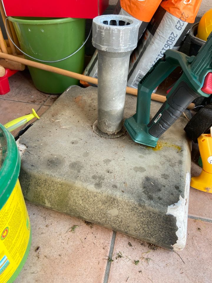 Sonnenschirmständer Beton in Seeburg (Niedersachsen)