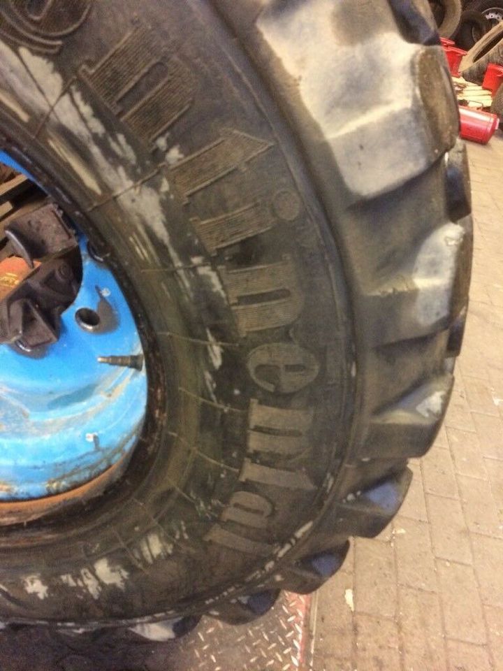 Radlader Reifen Continental 365/80 R 20 MPT 81 in Herten