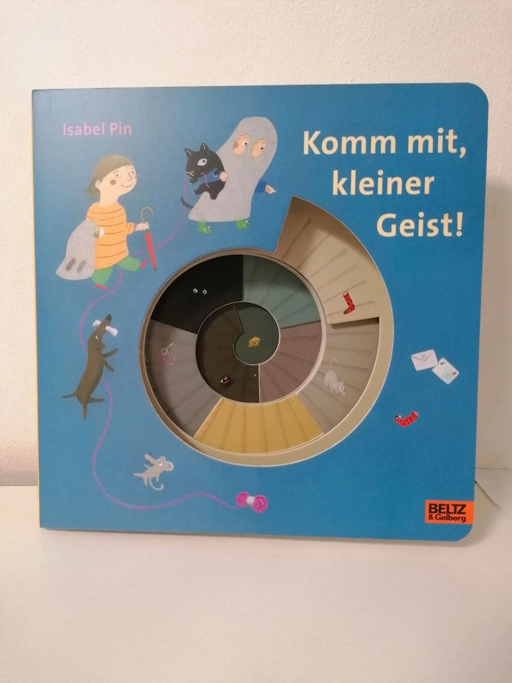 Kinderbuch aus stabiler Pappe komm mit kleiner Geist in Kaarst