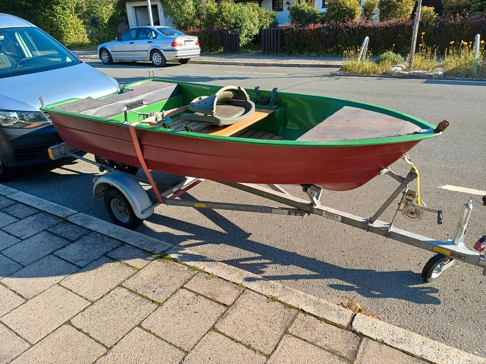 Ruderboot, Angelboot mit Trailer in Hof (Saale)