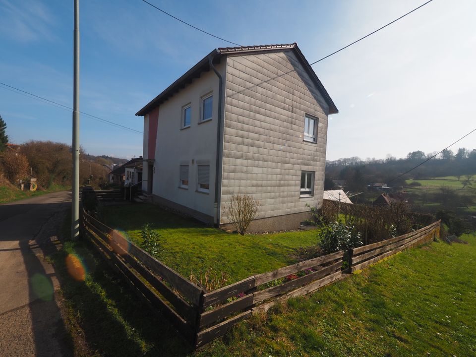 FREISTEHENDES EINFAMILIENHAUS IN ORTSRANDLAGE MIT FERNBLICK in Zweibrücken