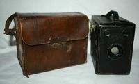 Vintage Balda ROLLBOX Kamera mit Ledertasche Baujahr 1932-1938 Niedersachsen - Bad Pyrmont Vorschau