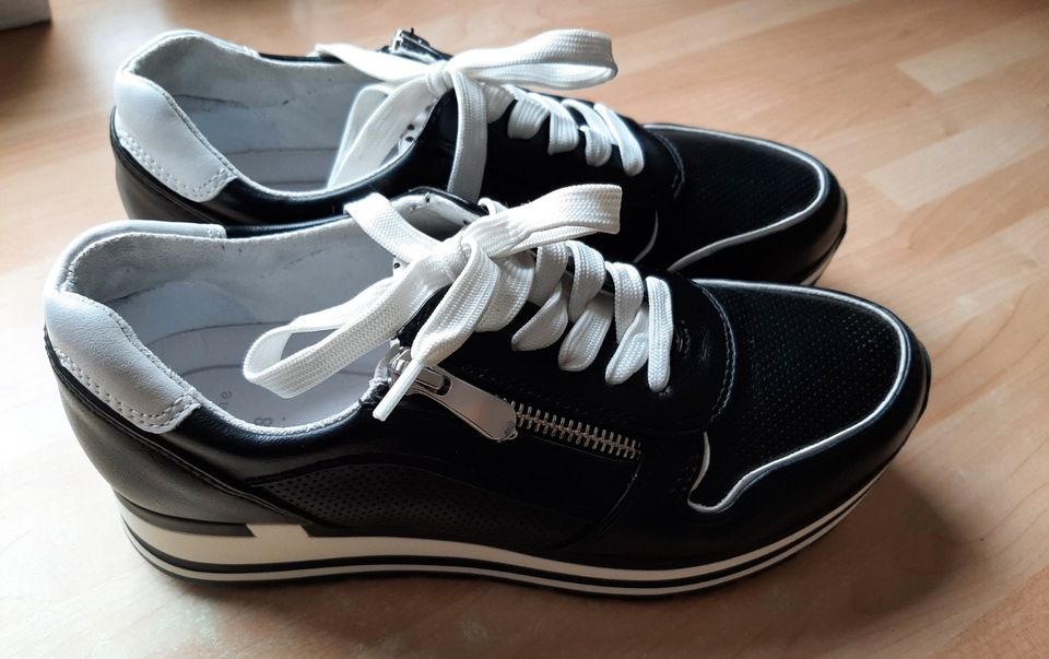 MARCO TOZZI sportliche Sneaker schwarz-weiß Gr.38 wie neu in Lehrte