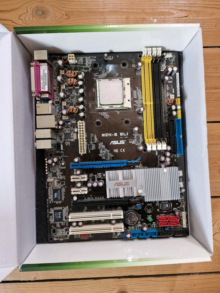 Asus M2N-E SLI Mainboard inkl. AMD CPU in Dresden